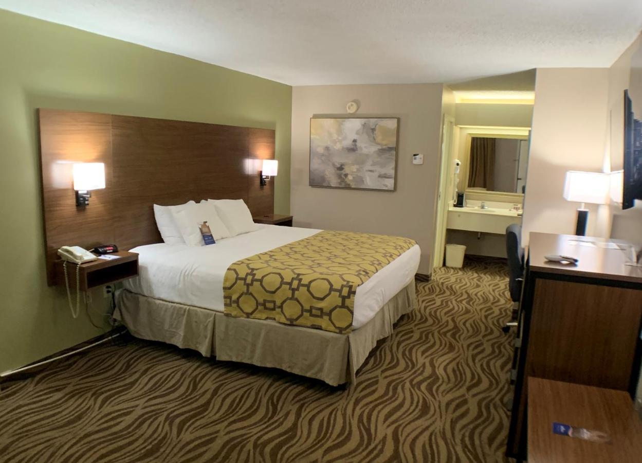 Baymont By Wyndham Griffin Hotel Екстериор снимка