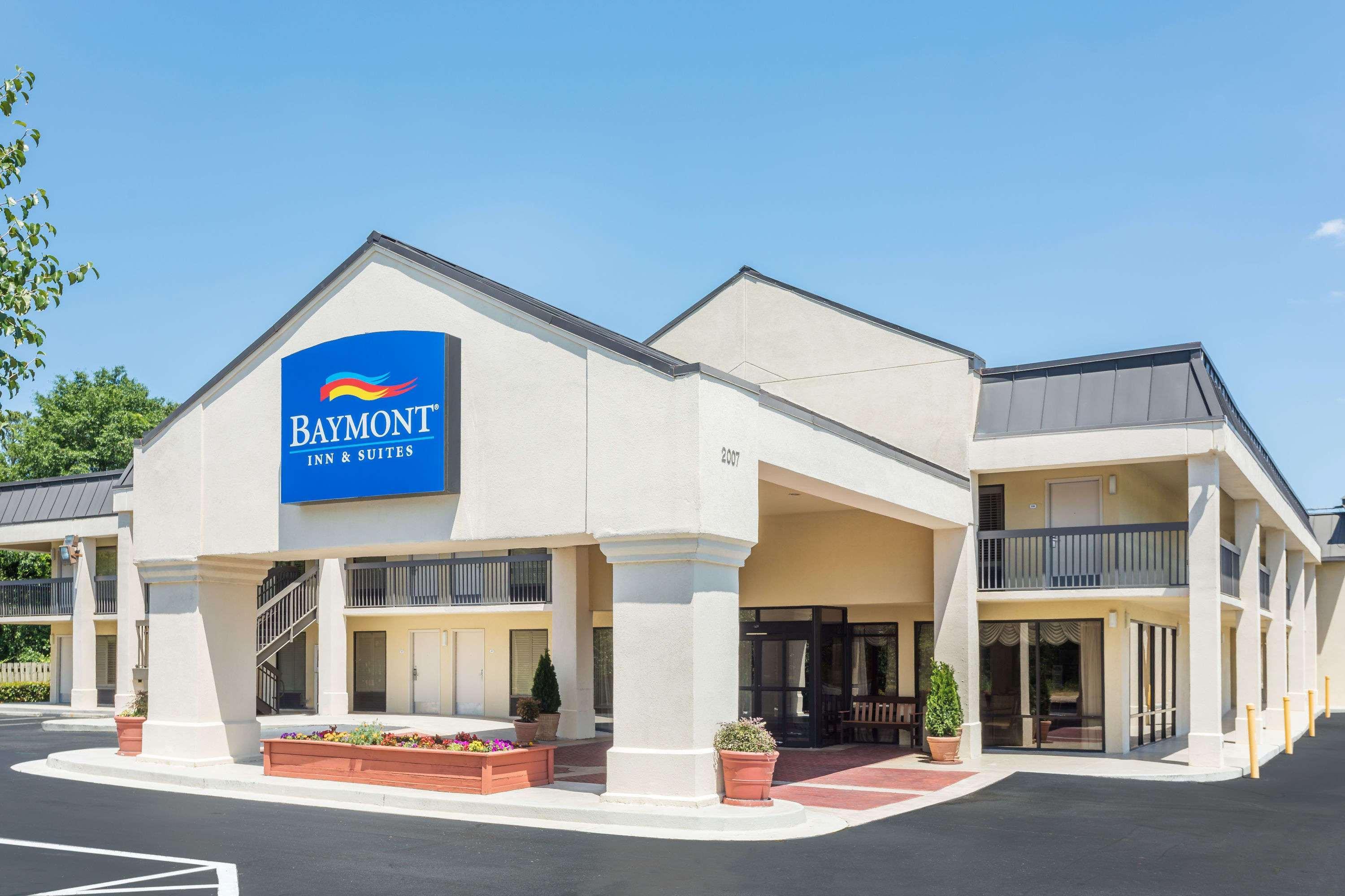 Baymont By Wyndham Griffin Hotel Екстериор снимка