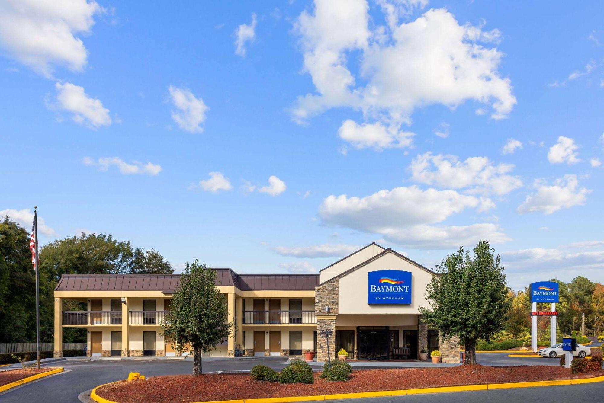 Baymont By Wyndham Griffin Hotel Екстериор снимка