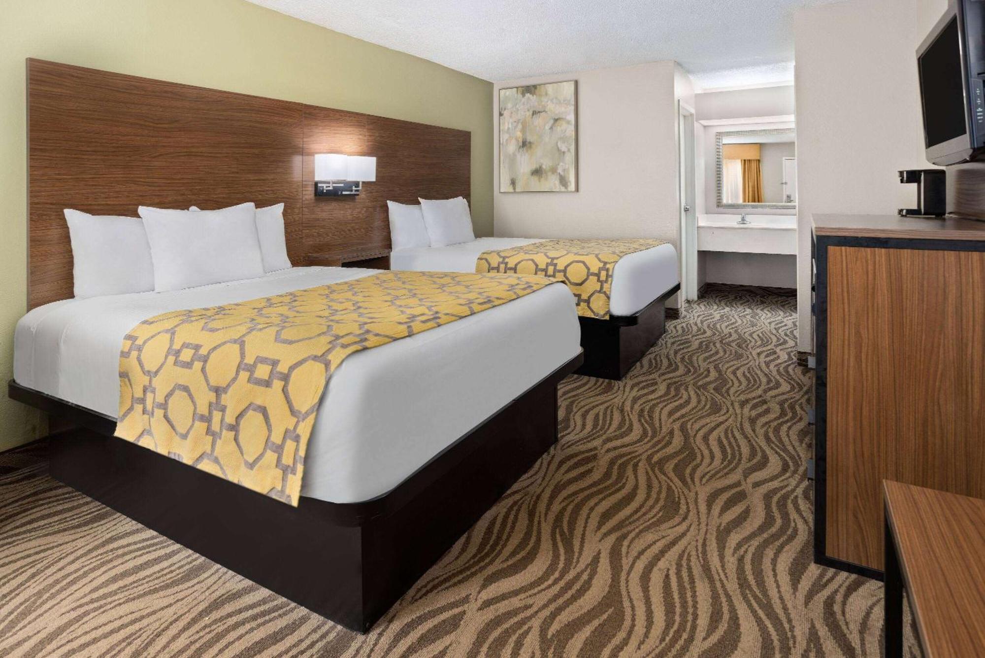 Baymont By Wyndham Griffin Hotel Екстериор снимка