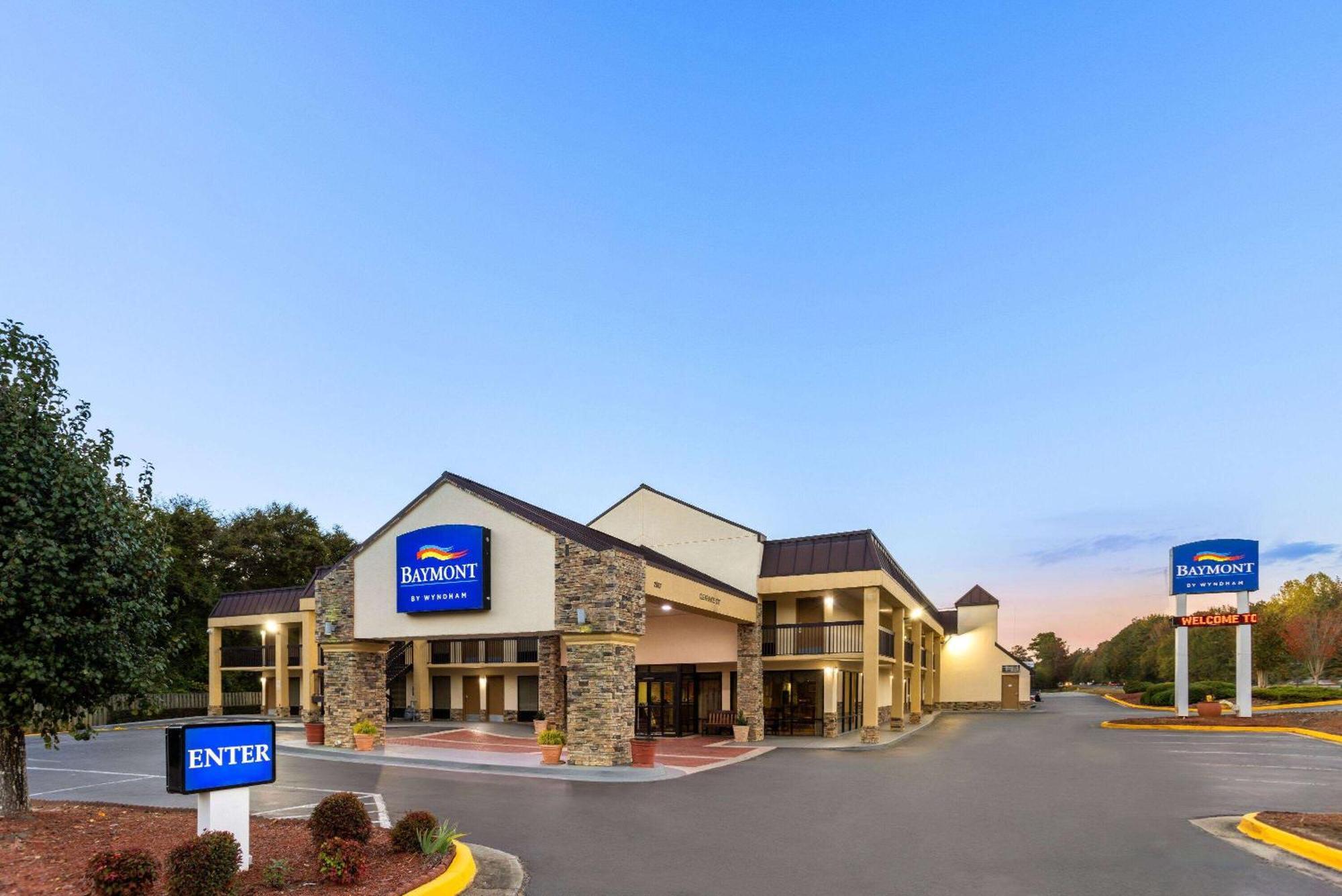 Baymont By Wyndham Griffin Hotel Екстериор снимка