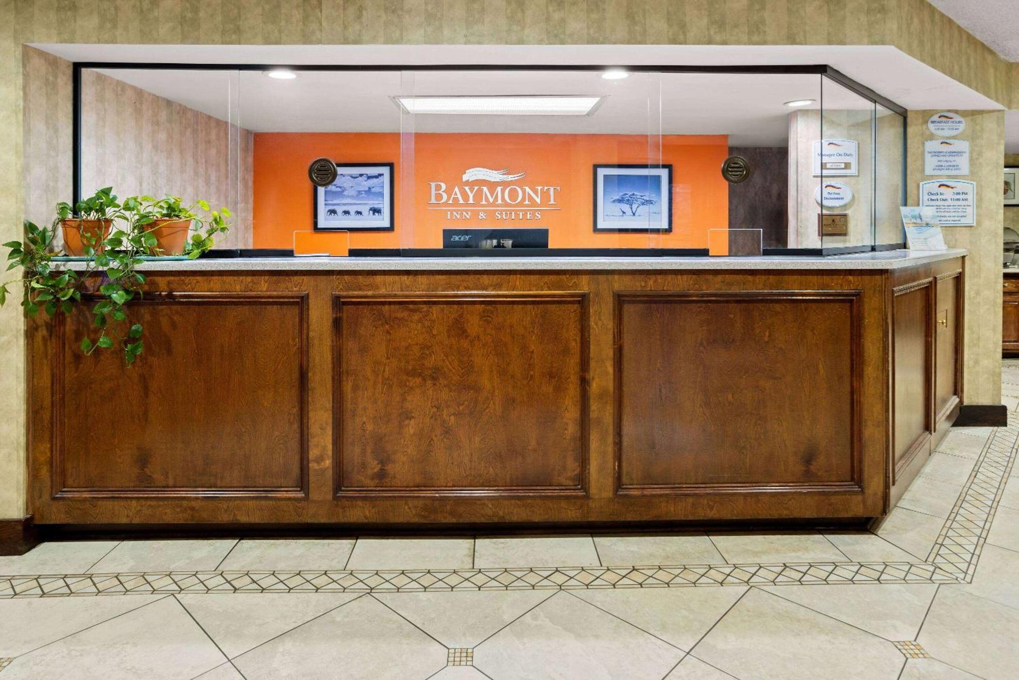 Baymont By Wyndham Griffin Hotel Екстериор снимка